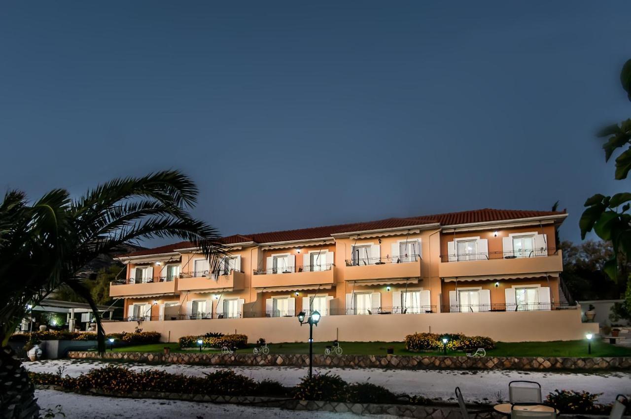 Aristotelis Apartments Razata Exterior photo