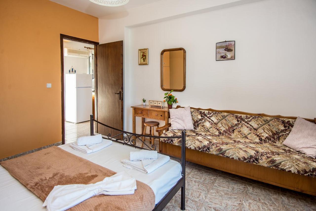 Aristotelis Apartments Razata Exterior photo