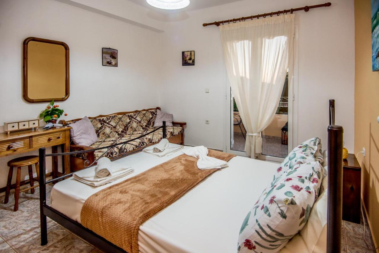 Aristotelis Apartments Razata Exterior photo